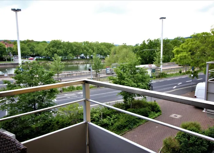 Luxury City Apartment - View Of River And Castle
